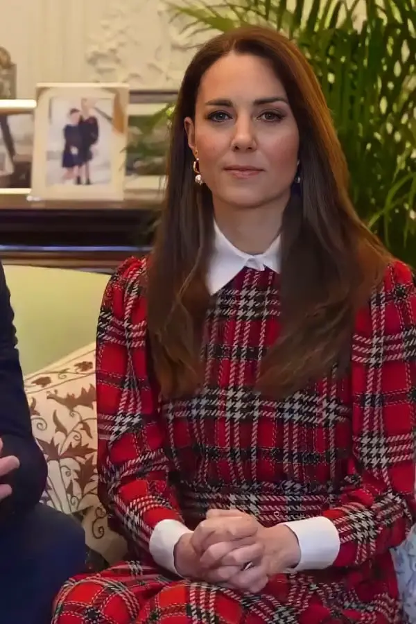 The Duchess of Cambridge has paired the Simone Rocha Faux-pearl curb-chain earrings with formal suits to tartan dress